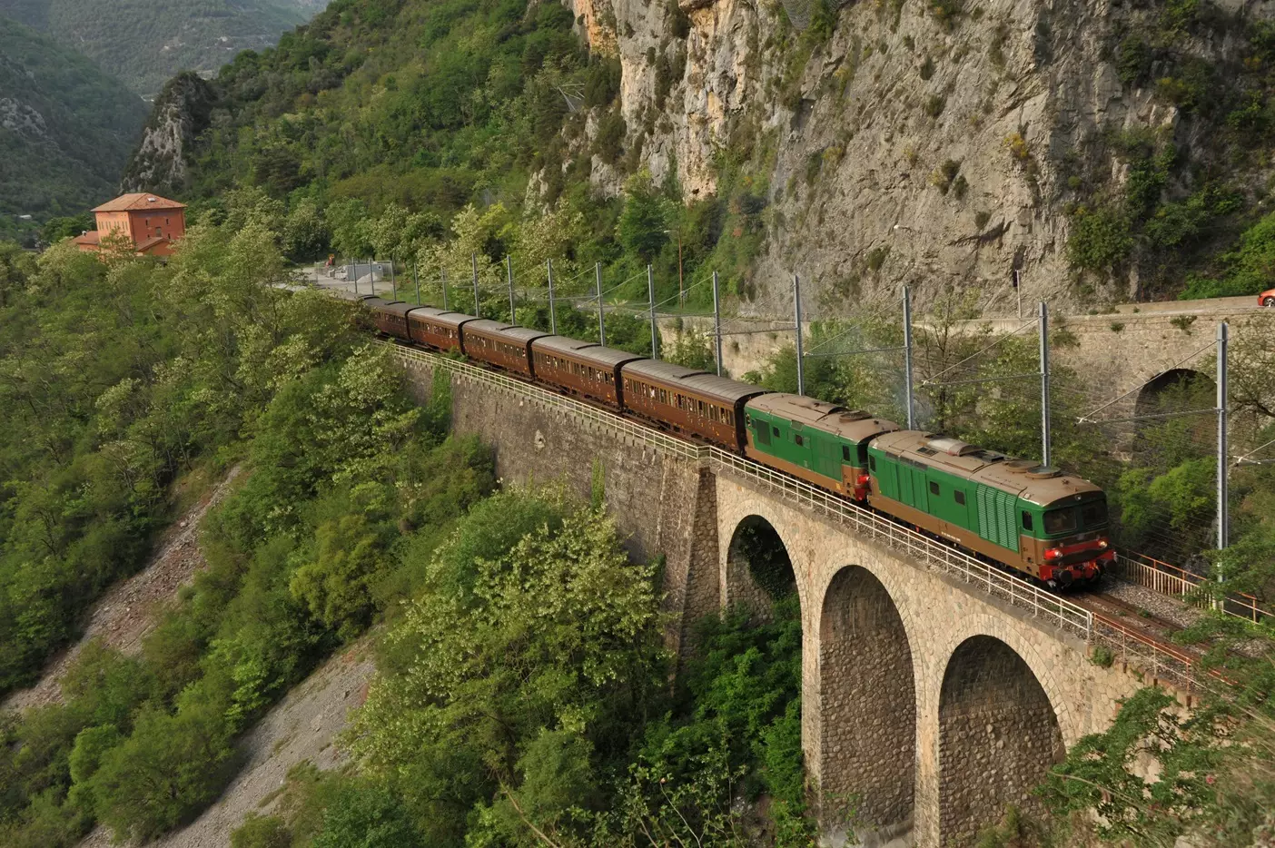 Linea ferroviaria Cuneo-Ventimiglia-Nizza (01) - Foto Edition du Cabri
