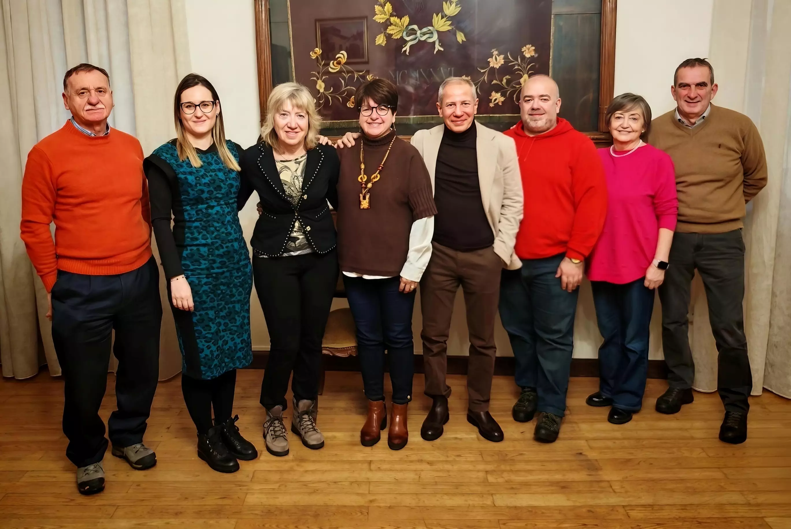 La dott.ssa Giusta (terza da sx) con la Giunta di Borgo San Dalmazzo