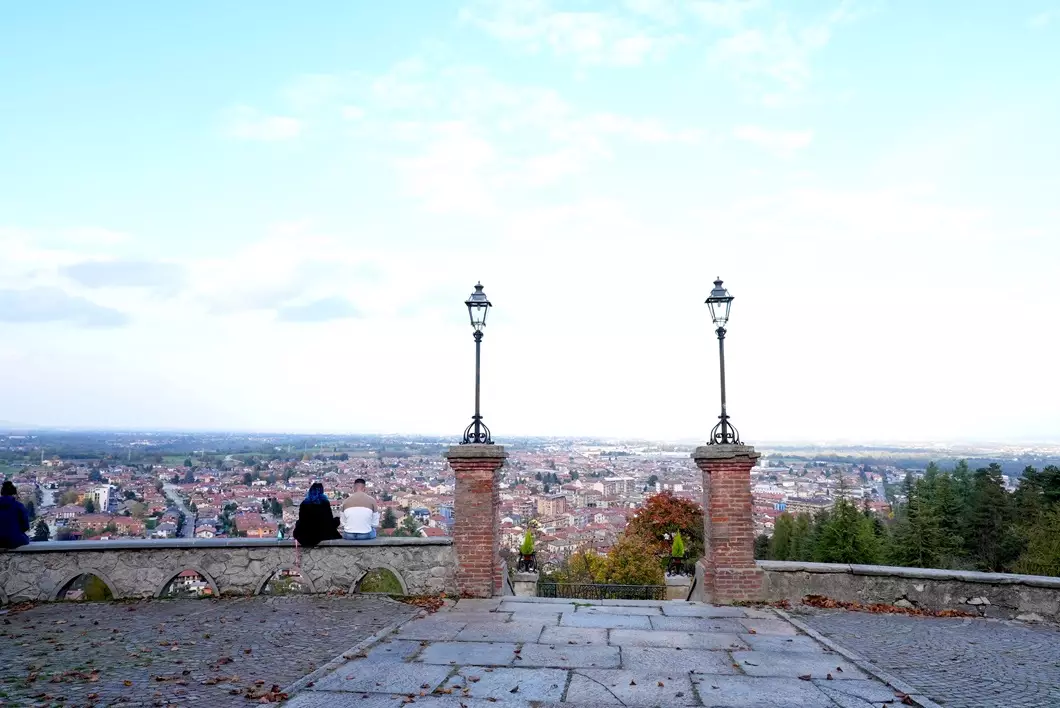 Vista sulla città dal Santuario di Monserrato