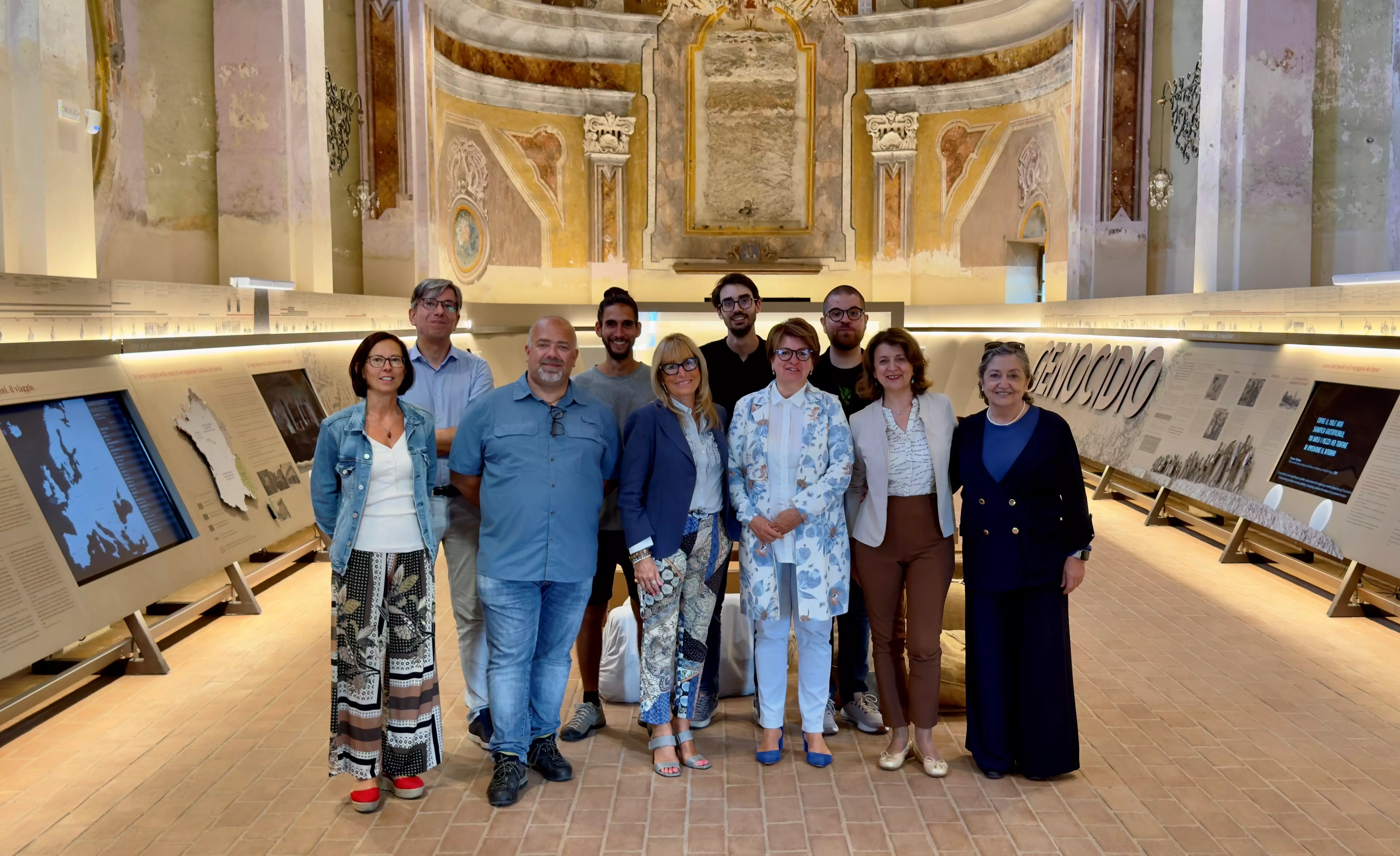 In prima fila, da sinistra a destra: Chiara Boetti, Fabio Armando, Gabriella Giordano, Roberta Robbione, Daniela Salvestrin, Michela Galvagno. In seconda fila, da sinistra a destra: Roberto Bianco, Luca Vallone, Luca Piccioni e Davide Orlando.
